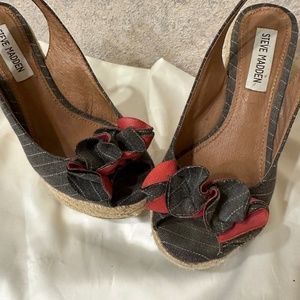 Steve Madden wedge size 6